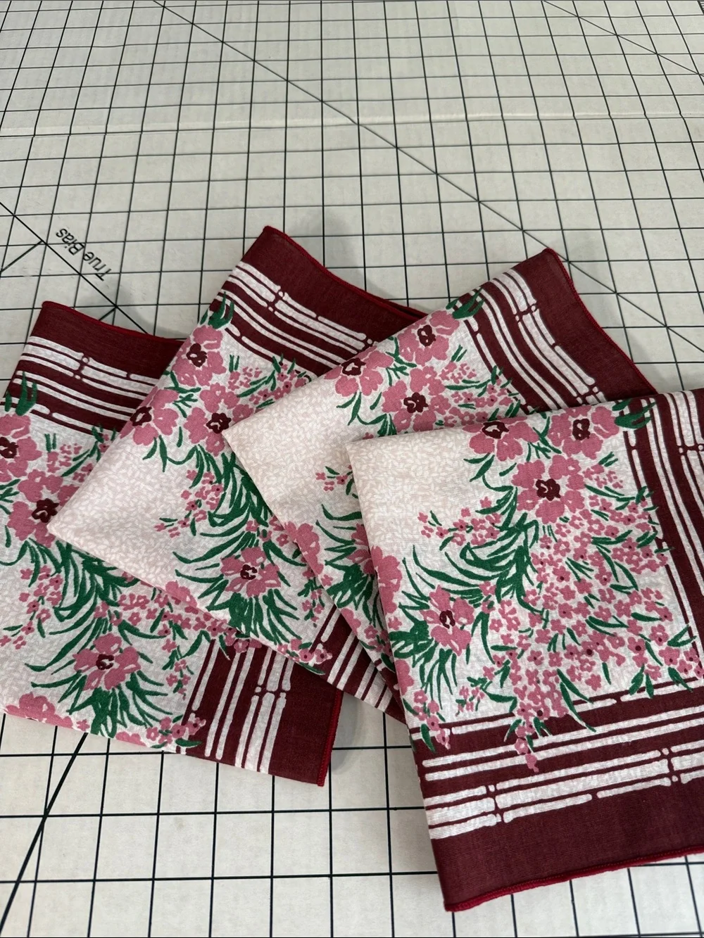 Vintage Floral Cloth Napkins Set of 4 Pink Burgundy Cottage Farmhouse 16.5”